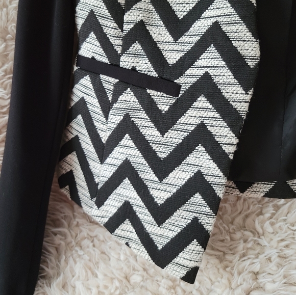 Next Blazer - Picture 3 of 6